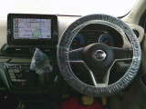 すっきりとした運転席周りになっています。