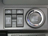 ネッツトヨタ静浜は&rdquo;キレイ&rdquo;にこだわっています。特設サービス工場で、新しく生まれ変わった車!内装・外装の徹底的な掃除、シートを外してニオイの元まで消臭・除菌、見えにくいエンジンルーム内もキレイ!