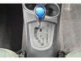 ハイブリッドカーですが運転操作は普通の車と変わりませんのでご安心ください。操作方法はスタッフが説明いたしますのでお気軽にご質問ください