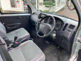 自社整備工場併設! 納車整備からアフターフォローまでお任せください。 車検や定期点検、オイル交換はもちろん、ナビやドラレコ、バックカメラ、ETC等の取り付けも当店にお任せください。