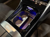 携帯電話のワイヤレス充電機能・タイプCのスポットがついております。