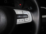 【ステアリングスイッチ】運転中に視線を前に向けたまま画面の操作できます。
