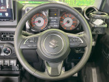 【純正革巻きステアリング】上質な革を使用することで、手にしっかり馴染みとても運転しやすいハンドルです♪