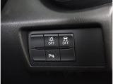 駐車時などに周囲の障害物を検知して、近づくとブザー音で知らせてくれるので、狭い場所での駐車も安心です!!
