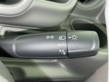 トンネルなど、周囲の明るさの変化でランプ類を自動オン・オフするコンライトです(消し忘れ防止機能付)