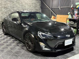 雨天時でもご覧頂ける様屋根付きのガレージ内でもご覧頂けます!