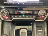 運転席と助手席にシートヒーターが付いています☆寒い時期に腰周りを温めてくれるので体全体が温まりやすいのは勿論、暖房と違い顔に風が当たらないので、乾燥肌やドライアイの方でも大丈夫☆