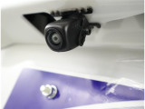 バックカメラが付いているので後方確認が非常にしやすいです。今や運転初心者も熟練者も必須装備!ついていて損はないですね♪