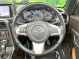 【純正革巻きステアリング】上質な革を使用することで、手にしっかり馴染みとても運転しやすいハンドルです♪