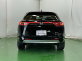 後席の窓には外から車内が見えにくくなるプライバシーガラスを採用。周りを気にせずリラックスして過ごせます