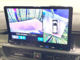 【マルチビューカメラシステム】専用のカメラにより、上から見下ろしたような視点で360度クルマの周囲を確認することができます☆死角部分も確認しやすく、狭い場所での切り返しや駐車もスムーズに行えます。