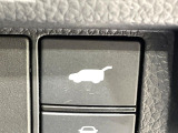【パワーバックドア】スマートキーや運転席のボタンを押すだけでリアゲートが自動で開閉します!荷物を持っている時や、高い位置にあるバックドアを閉める際に便利な機能です♪