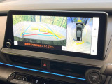 【パノラミックビューモニター】専用のカメラにより、上から見下ろしたような視点で360度クルマの周囲を確認することができます☆縦列駐車や幅寄せ時に活躍してくれます♪