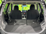 普段のお買い物や通勤、送迎等に十分な荷室スペースを確保しております。セカンドシートを倒すと、大きな荷物の積載も可能です♪