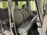 乗降がしやすい運転席。高さが調節できて小柄な方でも運転しやすいポジションをとることができます。