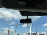 日産純正ドライブレコーダーです。前方向けとルームミラーから車室内後方を撮影します。