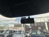 日産純正ドライブレコーダーです。前方向けとルームミラーから車室内後方を撮影します。