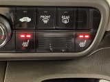 運転席と助手席にシートヒーターが付いています☆寒い時期に腰周りを温めてくれるので体全体が温まりやすいのは勿論、暖房と違い顔に風が当たらないので、乾燥肌やドライアイの方でも大丈夫☆