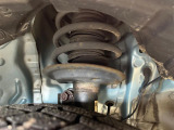 お車を安心してお乗りいただく為には、足回りの定期点検が欠かせません。サービスサポート(有償保証)では無料点検もご提供しており、安心のカーライフをお過ごしいただけるサポート体制が整っています。