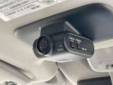 日産純正ドライブレコーダーです。前方向けとルームミラーから車室内後方を撮影します。