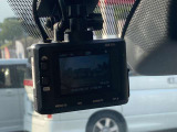 ドライブレコーダーが付いております!運転中の録画を行ってくれますので、万が一のときに役に立ってくれますよ!