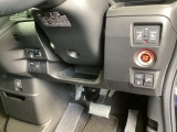 左側に高速で便利なETCがあり、また、便利な電動スライドドア、横滑りを防ぐVSAなどのスイッチは、運転席の右側、手の届きやすい位置にあります。