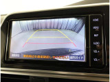バックガイドモニターで、後方を確認しながら安心して駐車することができます。運転初心者も熟練者も必須の機能ですよ!