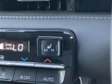 寒い日のドライブを快適にしてくれるシートヒーターも付いてます♪