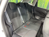 コンパクトカーですが、セカンドシートは十分な広さがあり快適にお乗りいただけます♪シートを倒して大きな荷物を積んだりと、用途の幅が広い1台です。