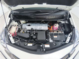 車にとって、とても大切な部分のエンジンルーム。綺麗に清掃済みで安心です。