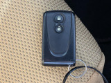 【スマートキー(エンジンスタートストップスイッチ)】スマートキー(電子キー)を持っていれば、スイッチを押すだけでエンジンをかけることができます!
