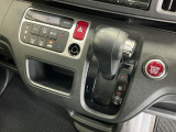 発進時から滑らかに加速する無段階変速のCVTはストップ&ゴーの多い街の中も快適です