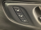 電動のポジションメモリー機能付き!スイッチを押すだけで、記憶されたシートポジションへ自動的に移動してくれるとても便利な機能です。