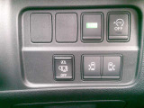 運転席からもスライドドアが開けられます。