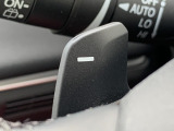 ■パドルシフト■ステアリングから手を離さずに、簡単にシフトチェンジ。マニュアル車感覚のシフトチェンジが愉しめます。自分の手で操縦している感が増して運転を愉しく出来る装備です!