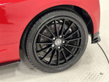 タイヤサイズは225/40R18!純正アルミホイール!残り溝は7ミリ程度です!
