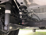 お車を安心してお乗りいただく為には、足回りの定期点検が欠かせません。サービスサポート(有償保証)では無料点検もご提供しており、安心のカーライフをお過ごしいただけるサポート体制が整っています。