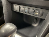 充電用USB端子付き。スマートフォンなどの充電に便利ですよ(^^)