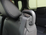 後席アシストグリップは、お年寄りの方が乗車される時に特に喜ばれる装備です。