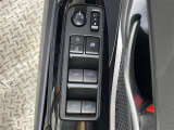 【パワーウインドウ】運転席のスイッチで、各席の窓ガラスの開閉ができます!あると便利ですよね!