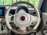 【純正革巻きステアリング】上質な革を使用することで、手にしっかり馴染みとても運転しやすいハンドルです♪