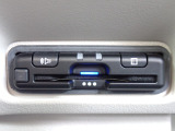 ■【ETC車載器】が装備されています。セットアップをしてお渡しとなり、ETCカードを差し込むだけで高速道路の利用が可能です。