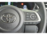 レーダークルーズコントロール(全車速追従機能付)付きです。車速に応じて追従支援してくれるので、ロングドライブも快適です。詳細は販売店スタッフまでおたずねください。