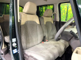運転席シート廻りは使用感も少なく、良好な状態となっています。丁寧に使われていたことがよくわかりますね。
