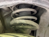 お車を安心してお乗りいただく為には、足回りの定期点検が欠かせません。サービスサポート(有償保証)では無料点検もご提供しており、安心のカーライフをお過ごしいただけるサポート体制が整っています。
