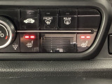 運転席と助手席にシートヒーターが付いています☆寒い時期に腰周りを温めてくれるので体全体が温まりやすいのは勿論、暖房と違い顔に風が当たらないので、乾燥肌やドライアイの方でも大丈夫☆