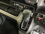発進時から滑らかに加速する無段階変速のCVTはストップ&ゴーの多い街の中も快適です