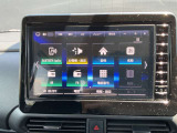 日産純正9インチメモリーナビ(MM223D-L)装備。スマートフォンによる部分地図更新、Bluetooth接続での音楽視聴、快適な画面操作と高音質なオーディオ再生。
