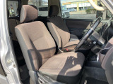 福井の生活に欠かせない軽自動車の在庫が充実しています。スライドドア付きのハイトワゴンや小回りの利くコンパクト軽など、日常使いにぴったりな人気の最新・高年式モデルも豊富に揃っています。