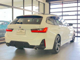 BMWのメカニックによる、100項目の納車前点検エンジン、ミッション、マフラー、電気系統やコンピュータなどを詳細に点検します。交換基準の部品があれば、純正部品を使用し整備した後にお客様にお渡しします。